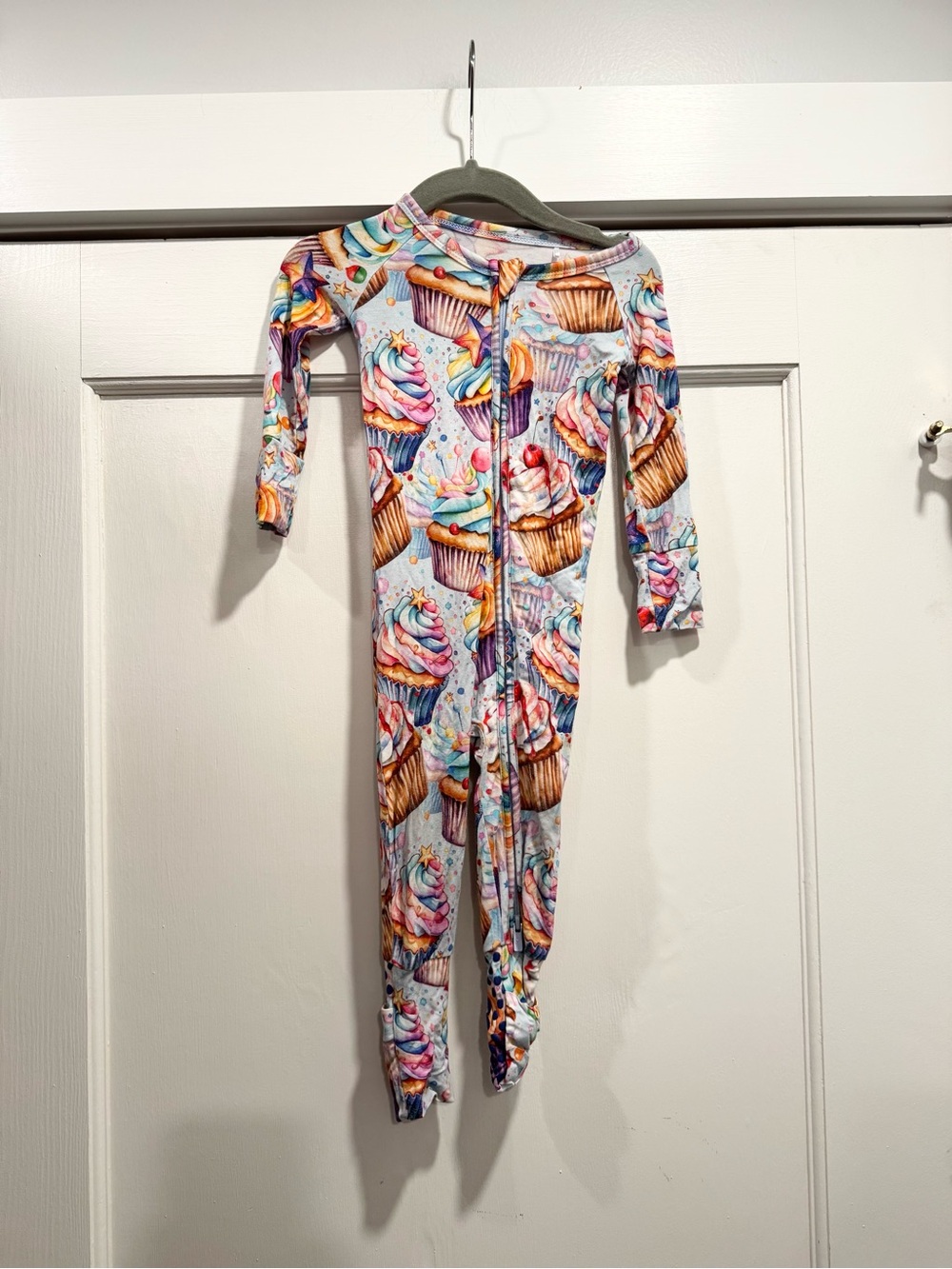 Bums & Roses Bamboo Convertible Ruffle Romper Rainbow Cupcakes 9-12M Baby‎